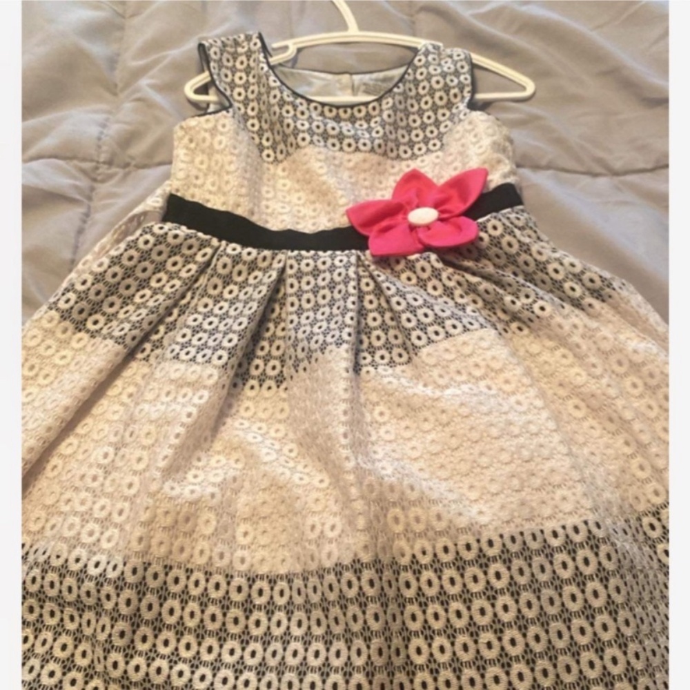 Girls party dress - Picture 4 of 7